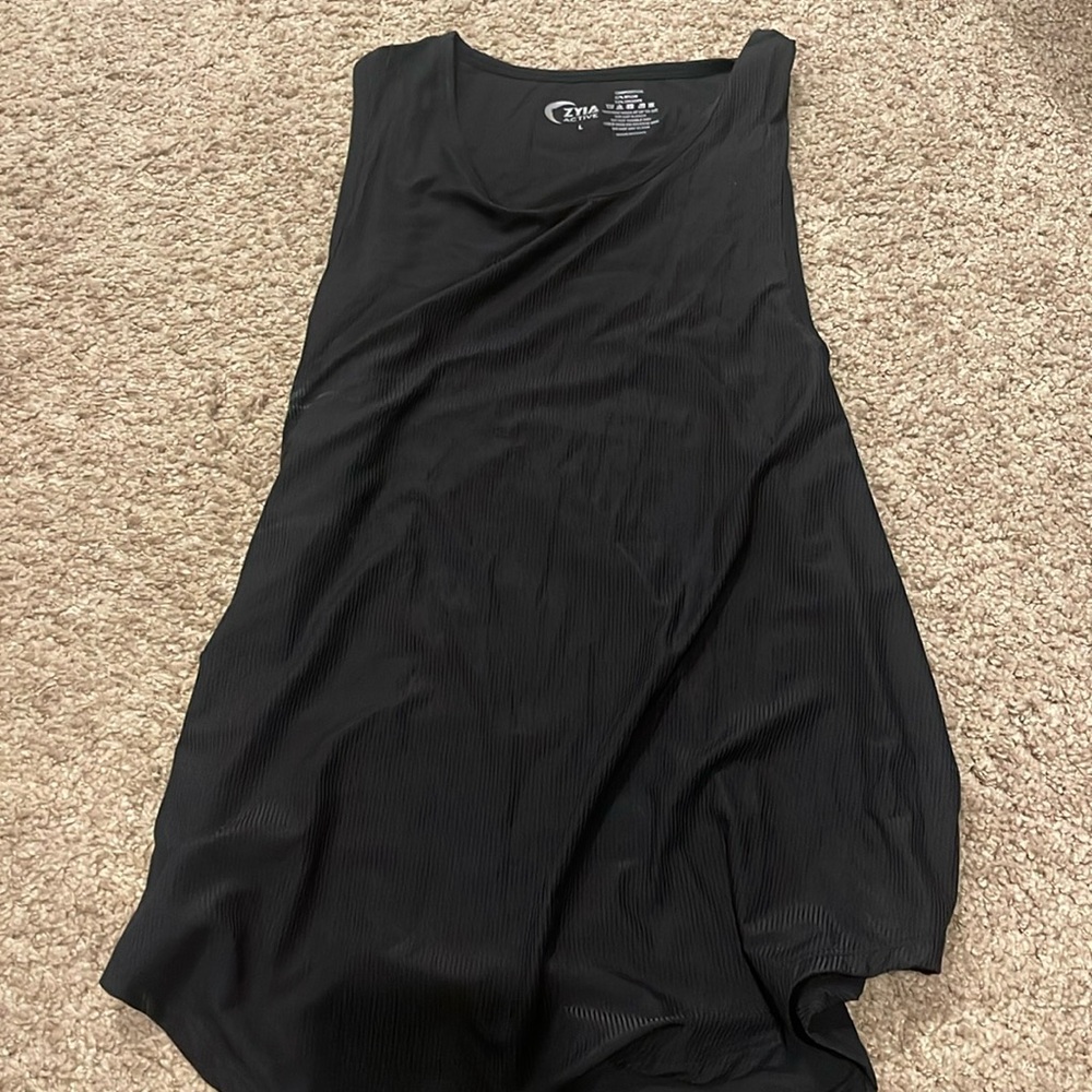 Zyia ribbed tank top. Hardly worn. Size L.